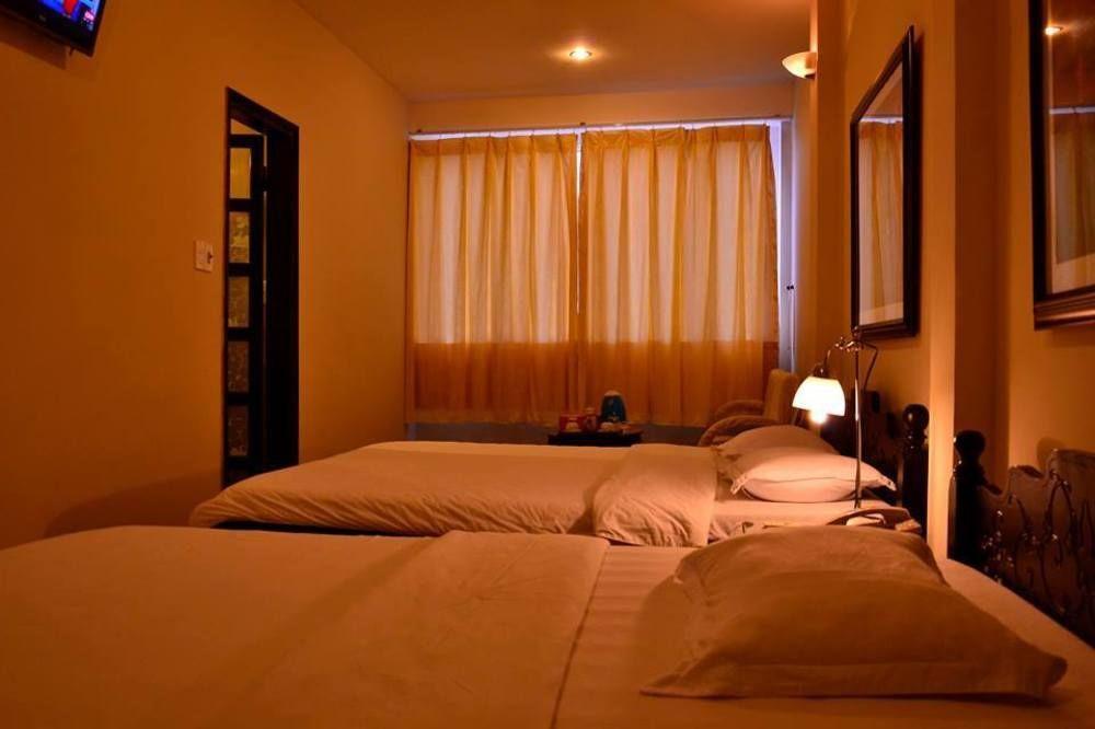 Hue Nino Hotel Bagian luar foto